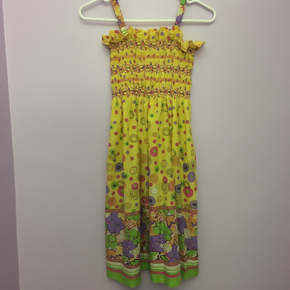 🌹4 for $25! Cute yellow dress with flowers